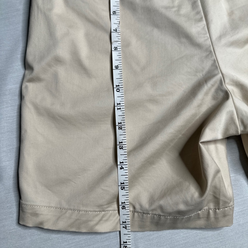 Banana Republic Men's Beige Flat Front Shorts - Picture 7 of 10